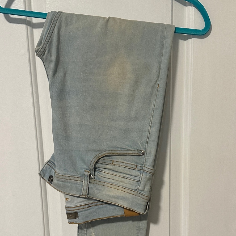 Zara Man Light Blue Denim Jeans with Contrast Stitching